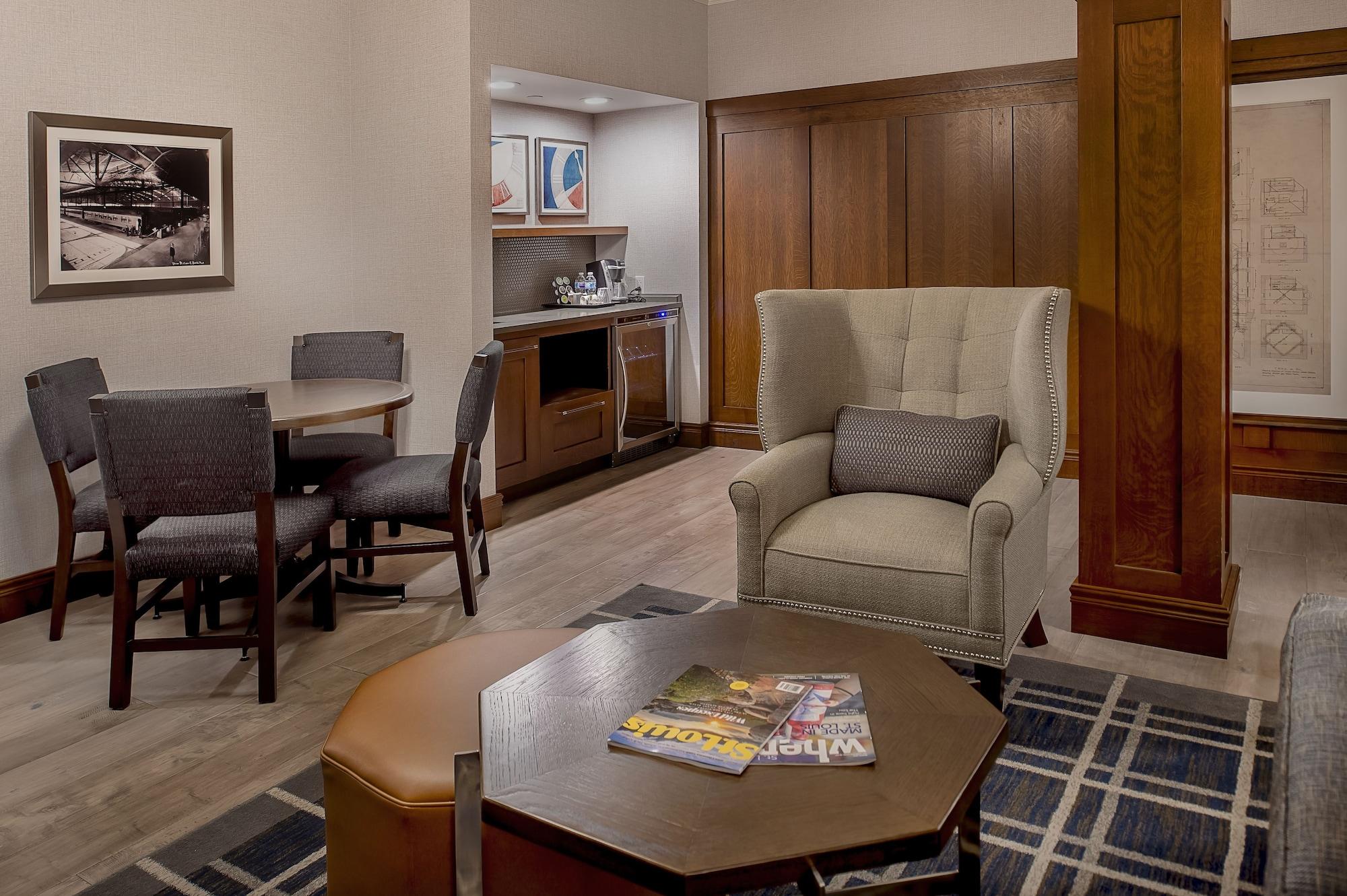Hotel Union Station Hotel, Curio Collection By Hilton
