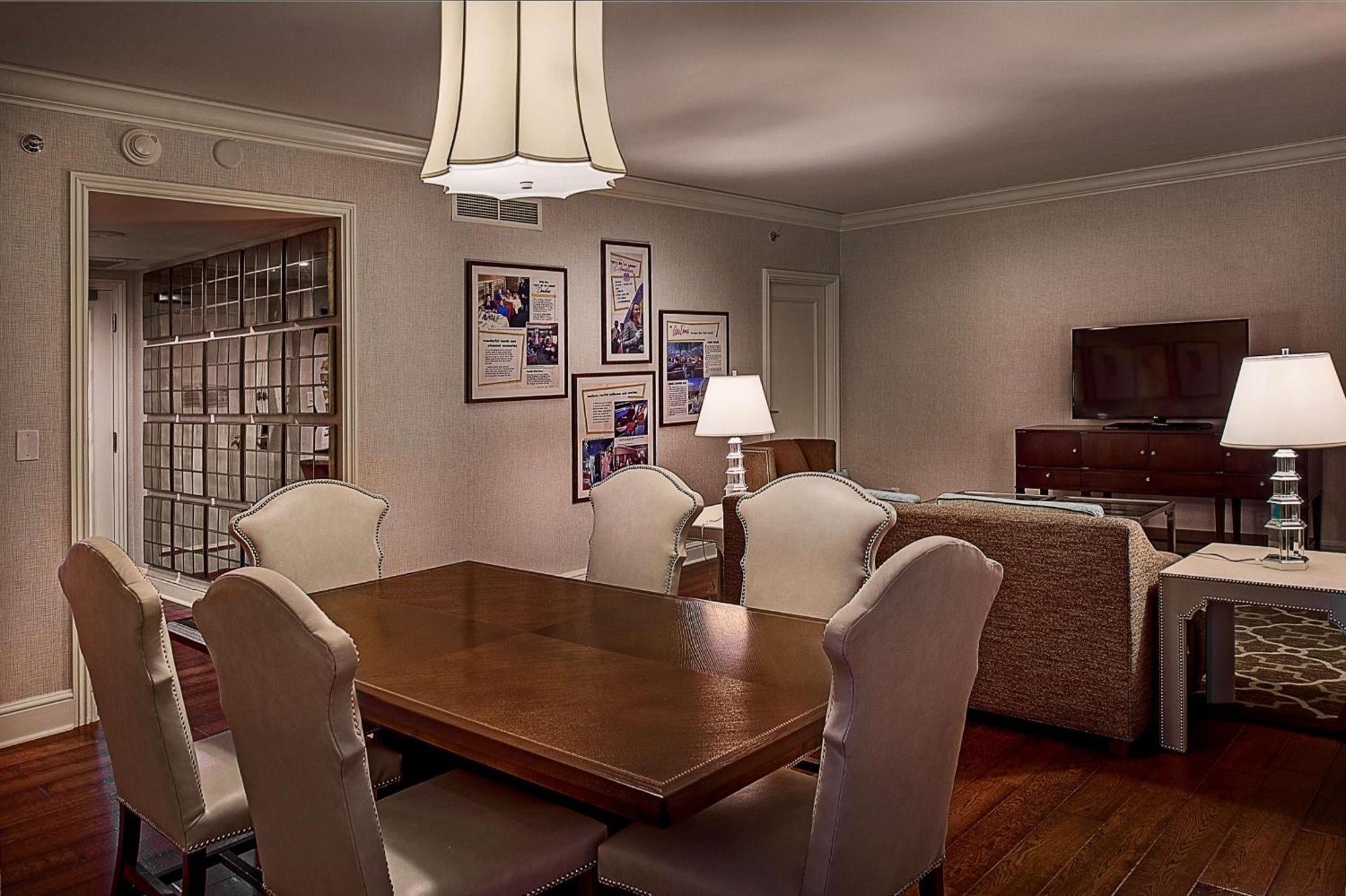 Hotel Union Station Hotel, Curio Collection By Hilton